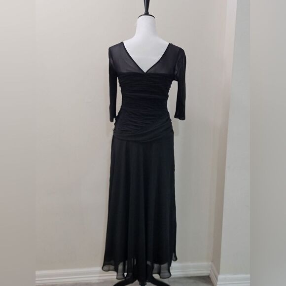 Sangria Fully Lined Black Midi Dress Square Neck V Back Ruffle 3/4 Sleeve Size 8 - Picture 5 of 11